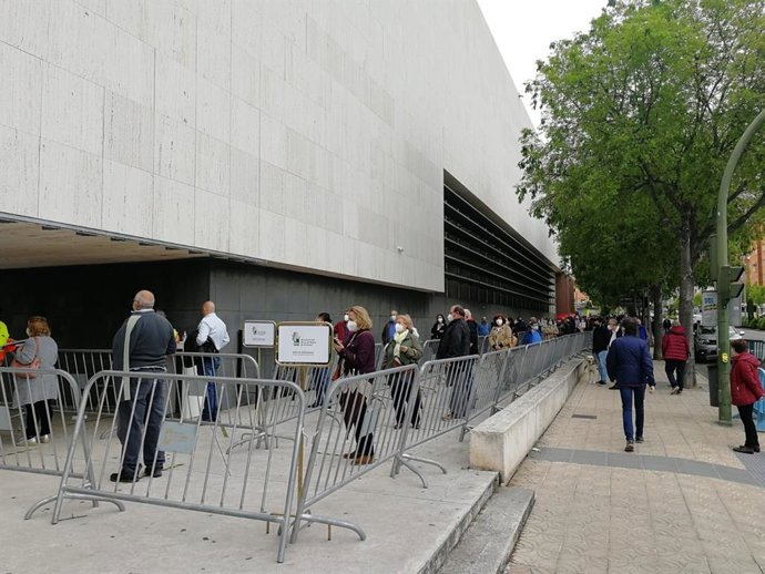 Continúa la vacunación masiva en el Palacio de Congresos de Cáceres