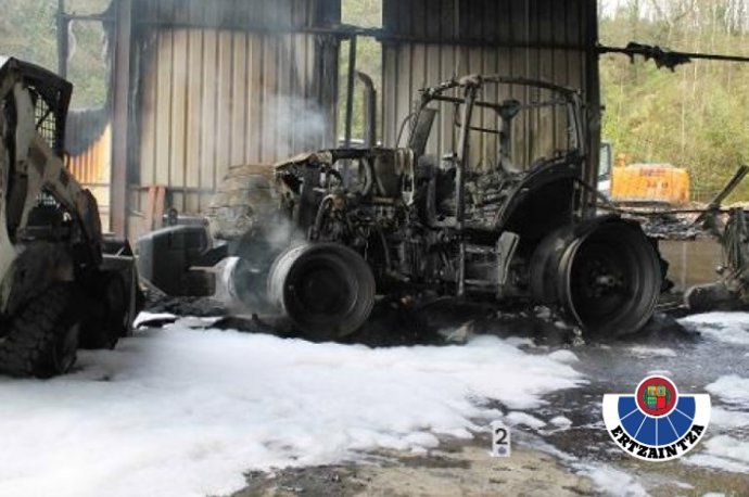 Imagen de los daños provocados por uno de los incendios