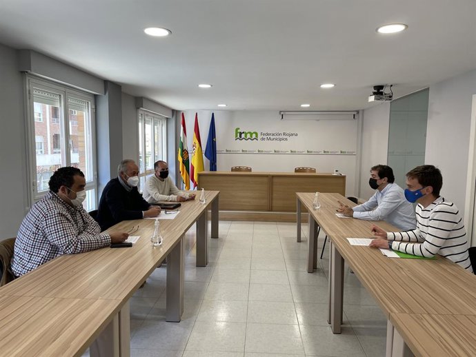 FRM y Asociación de Ganaderos de Reses Bravas de La Rioja analizan la "difícil situación del sector"