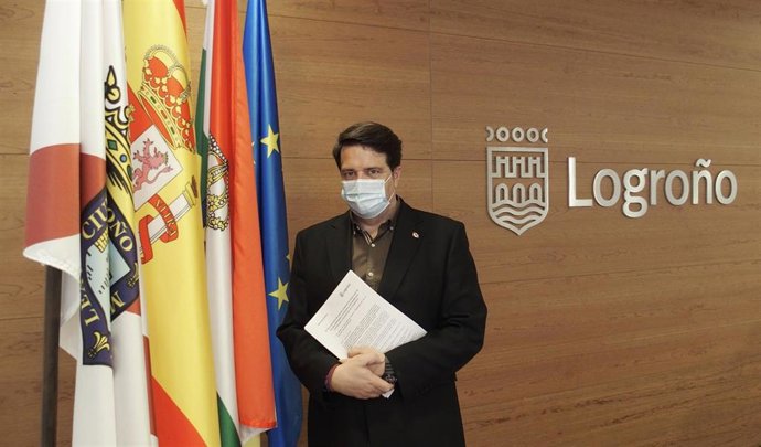 Kilian Cruz-Dunne, concejal de Participación Ciudadana y responsable de los actos del V Centenario del Sitio de Logroño
