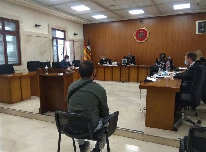 Acusado de un delito de abusos sexuales a una menor con discapacidad