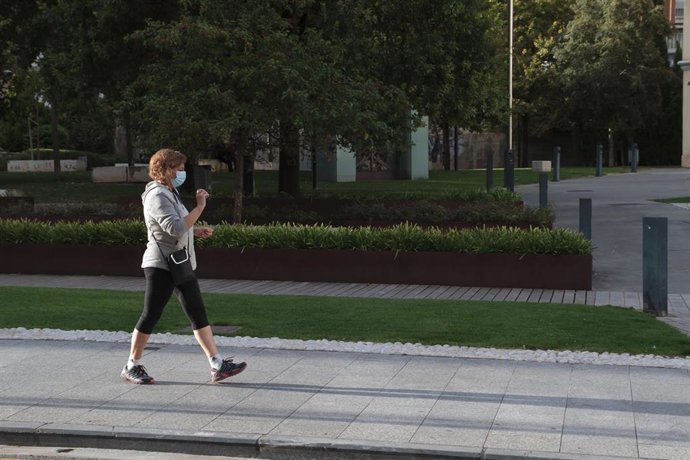 Archivo - Ambientes en las calles de Arnedo, La Rioja (España), a 1 de octubre de 2020. La Rioja ha confinado a partir de las 00,00 horas de hoy 1 de octubre, las poblaciones de Calahorra, Arnedo y Rincón de Soto, ante la alta incidencia de casos positi