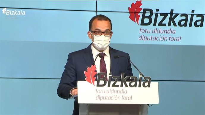 El diputado de Acción Social de Bizkaia, Sergio Murillo, en rueda de prensa.