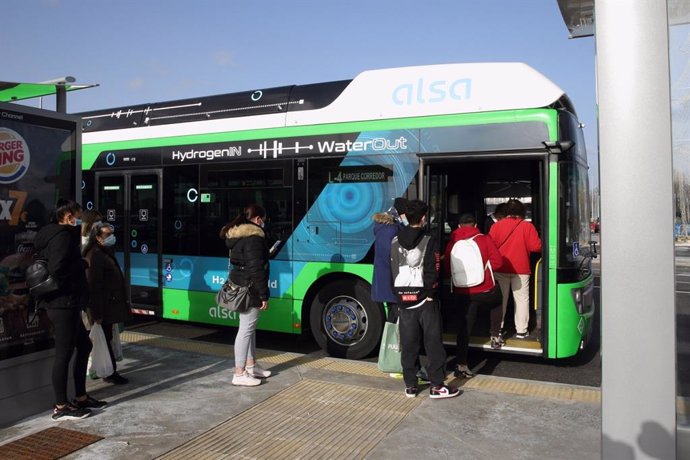 Autobús urbano propulsado con pila de hidrógeno de Alsa.