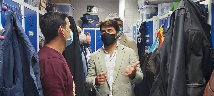 Visita de Pérez a la Comisaría de la Policía Local en la Macarena