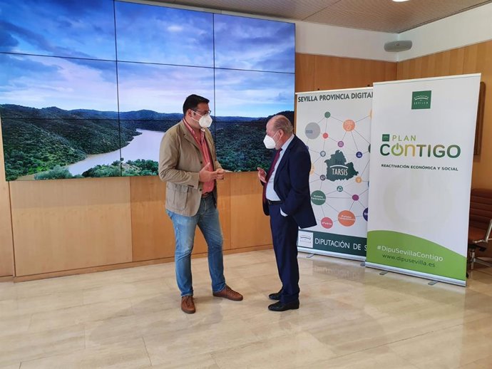 Reunión de Medina y Villalobos en la Diputación para abordar el Plan Contigo