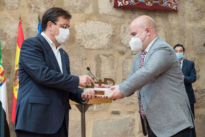 Fernández Vara recibe el Premio a la Junta de Extremadur por la Mejor Acción Autonómica