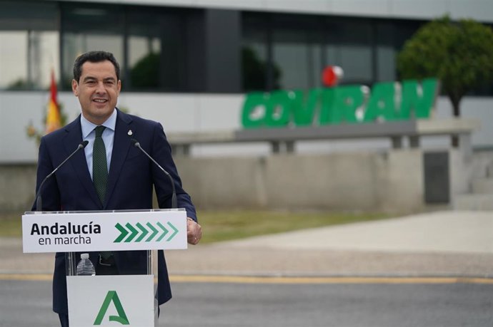 El presidente de la Junta, Juanma Moreno, en Covirán