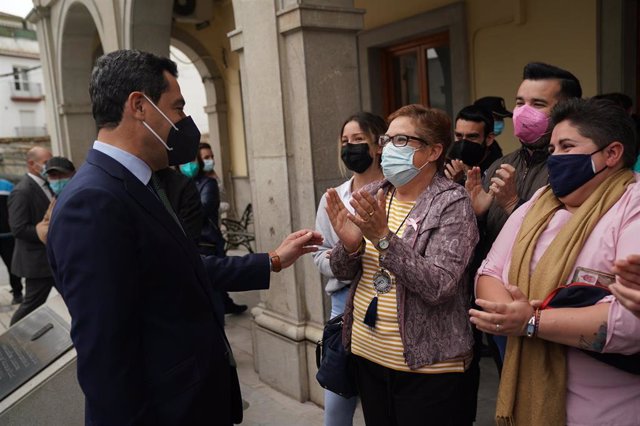 El presidente de la Junta de Andalucía, Juanma Moreno, visita Albolote (Granada)