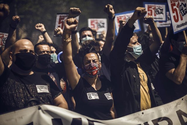 Archivo - Arxiu - Treballadors de Nissan en una protesta.