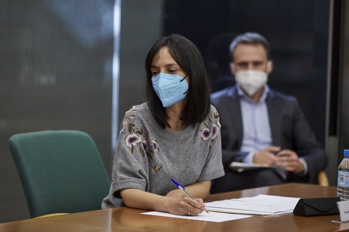 La delegada de Gobierno en Madrid, Mercedes González, durante una reunión del Plan Territorial de Protección Civil de la Comunidad de Madrid (PLATERCAM) sobre la pandemia en la región, a 5 de abril de 2021, en Madrid (España). 