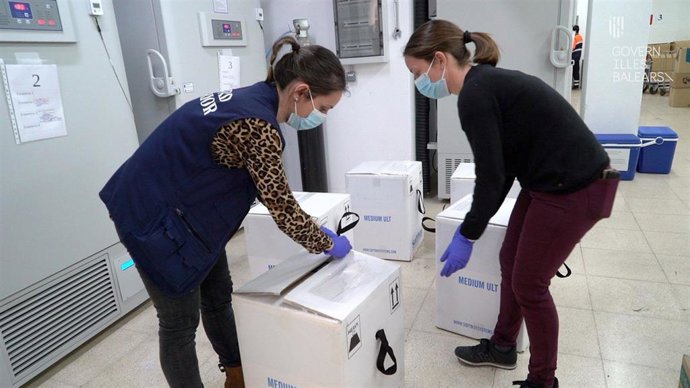 Recepción de vacunas de Pfizer contra el coronavirus.