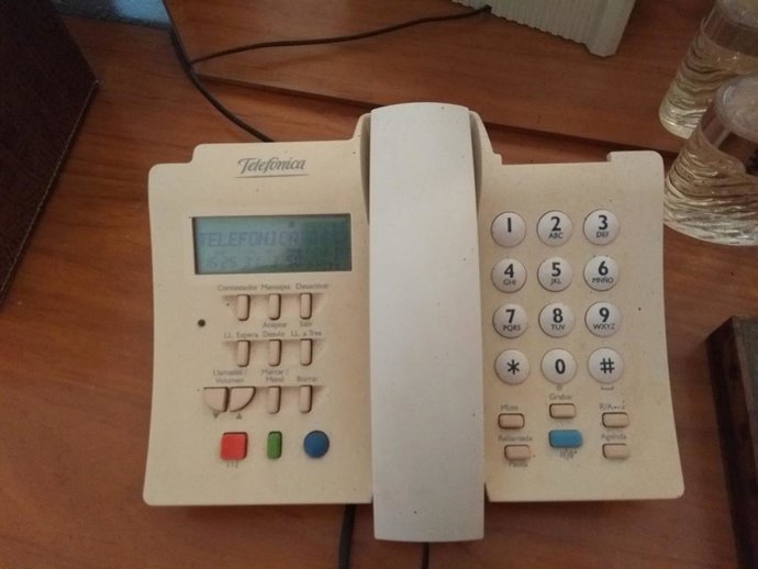 Archivo - Teléfono fijo.