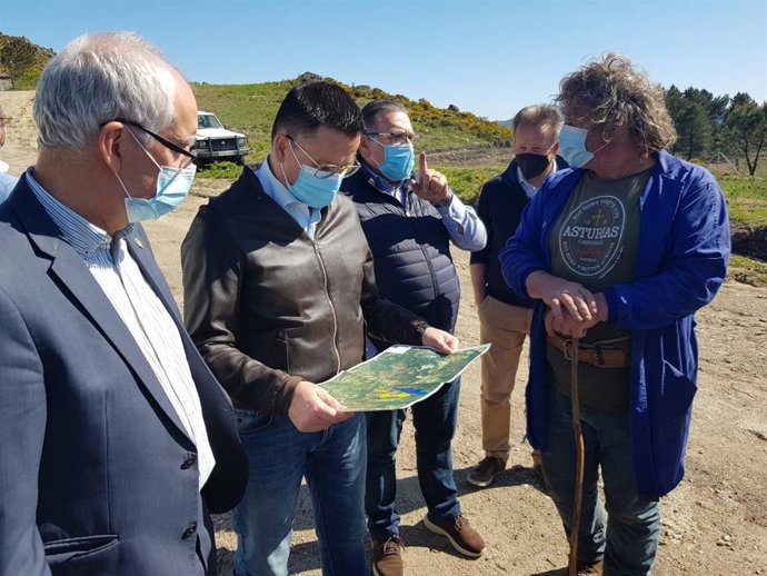 José González en visita a A Lama