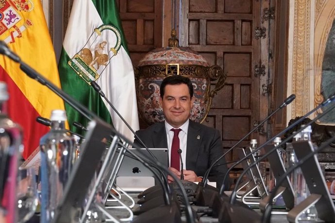 Juanma Moreno preside el Consejo de Gobierno de la Junta de Andalucía en una imagen de archivo
