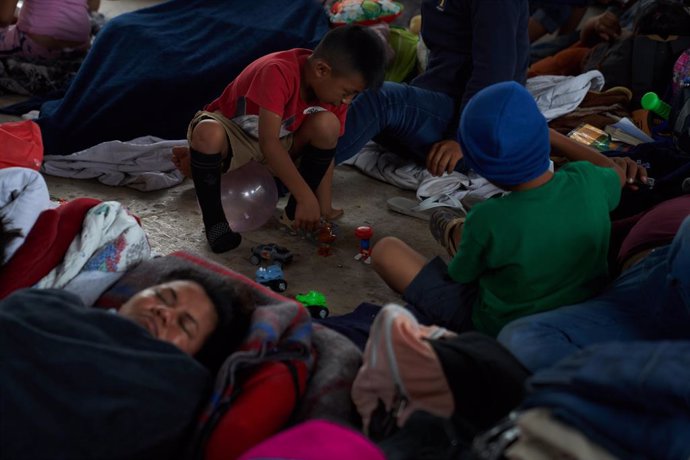 29 April 2021, Mexico, Reynosa: Central American asylum-seeking children play in a public park in Reynosa, while they wait for President Joe Biden to open the US border to cross. Photo: Allison Dinner/ZUMA Wire/dpa
