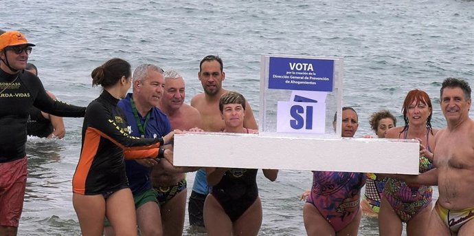 Instante de la votación en el mar por la creación de la 'Dirección General de Prevención de Ahogamientos' en el III Congreso Internacional de Seguridad, Emergencias y Socorrismo en abril del pasado 2019