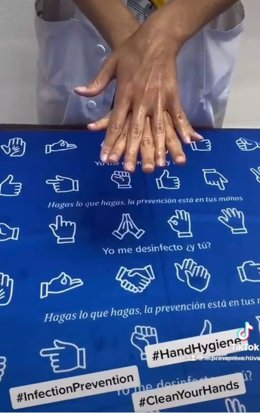 Profesionales del Hospital Clínico participan en un video para promocionar la cultura de higiene de manos