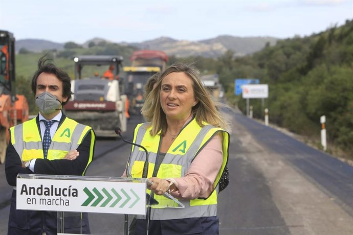 Marifrán Carazo en las obras de una carretera en la provincia de Cádiz