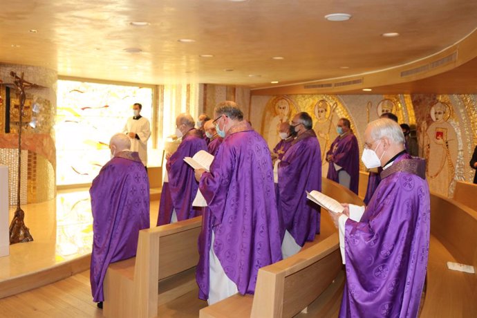Archivo - Los obispos españoles celebran una eucaristía por las víctimas de la pandemia en Europa