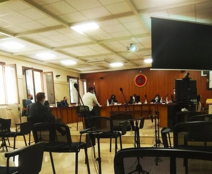 La víctima declarando durante el jucio celebrado este martes en la Sección Primera de la Audiencia Provincial.