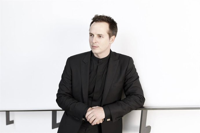 El director  Case Scaglione.