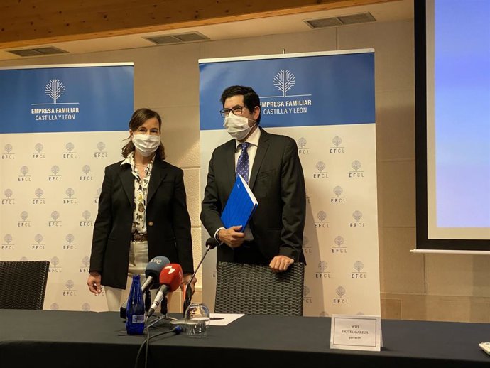 La presidenta y el director de Empresa Familiar Castilla y León (EFCL), Rocío Hervella y Eduardo Estévez, respectivamente.