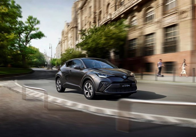 Archivo - Nuevo Toyota C-HR híbrido.