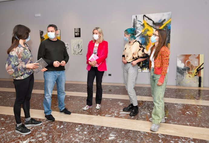 Inauguración de la exposición Boogity shu de los artistas Intza Arakistain y Sara Ayesa en las Juntas de Bizkaia.