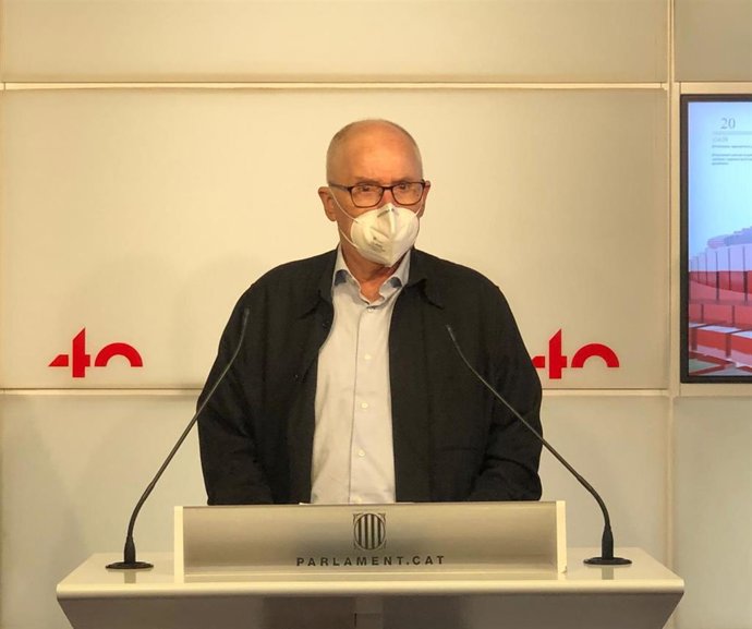 El síndic de Greuges de Catalunya, Rafael Ribó, en rueda de prensa en el Parlament de Catalunya el 12 de abril de 2021.