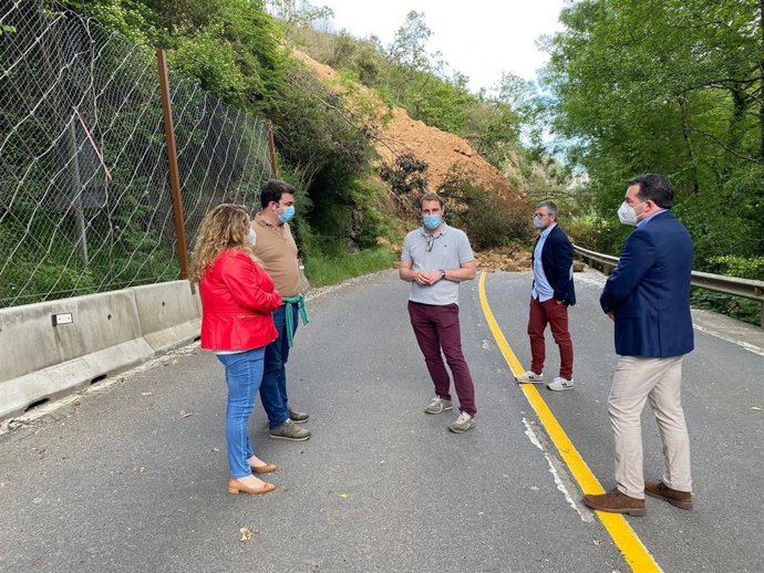 Vista de dirigentes de Foro al argayo de Salas