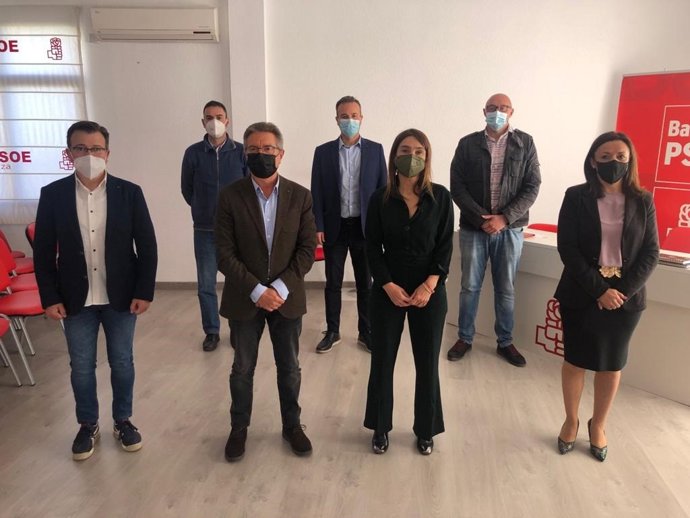 Reunión de Olga Manzano con dirigentes socialistas de la comarca de Baza