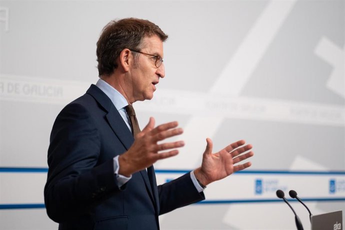 Archivo - El titular del Gobierno gallego, Alberto Núñez Feijóo, en la rueda de prensa posterior al Consello de la Xunta.