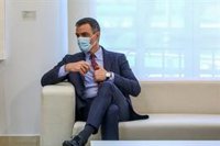 Sánchez sigue desde Moncloa el escrutinio de las elecciones autonómicas de Madrid