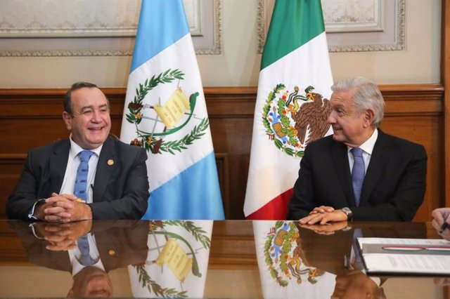 El presidente mexicano, Andrés Manuel López Obrador, y su homólogo guatemalteco, Alejandro Giammattei