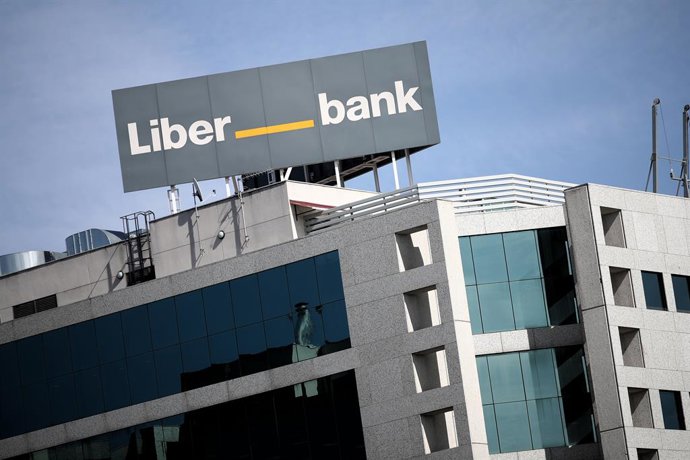 Archivo - Fachada de la sede central de Liberbank, en Madrid 