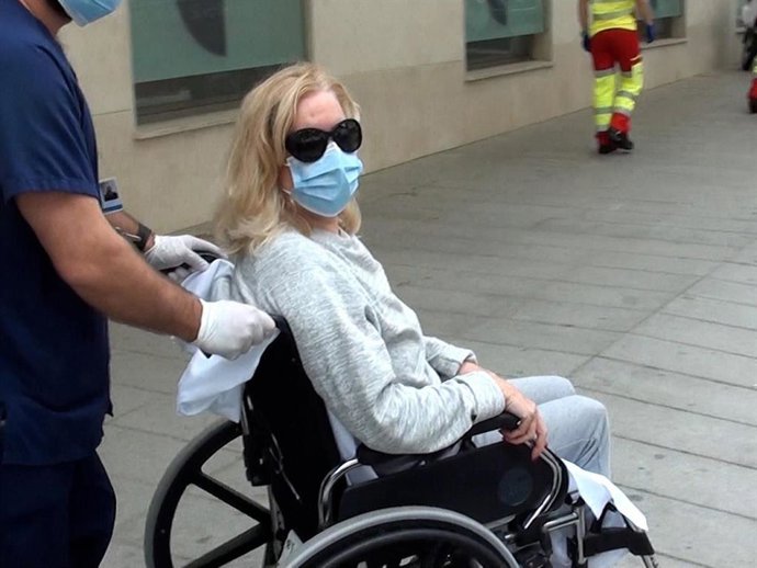 Bárbara Rey abandonaba el hospital en silla de ruedas tras superar el Covid