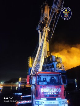 Incendio en una grúa móvil en Escombreras