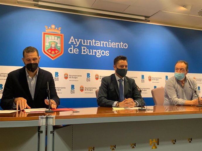 En el centro de la imagen, Daniel de la Rosa, alcalde de Burgos.