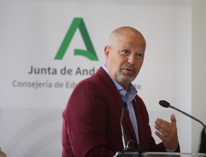 El consejero de Educación y Deporte, Javier Imbroda