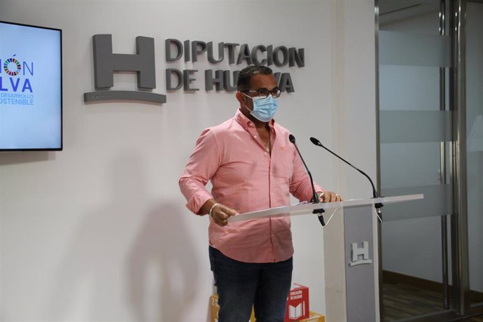 El portavoz del equipo de gobierno en la institución provincial, Salvador Gómez, en rueda de prensa.