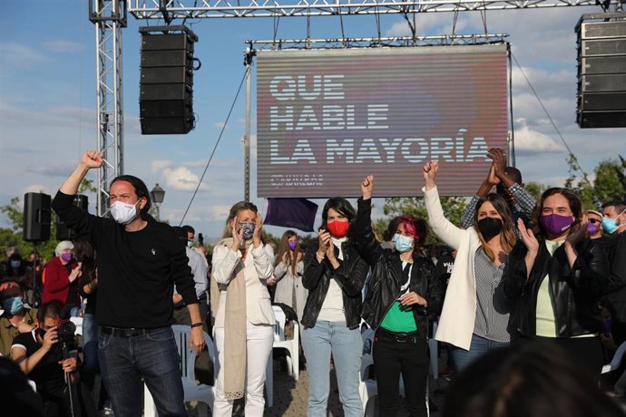 (I-D) El candidato de Unidas Podemos a la presidencia de la Comunidad de Madrid y secretario general de Podemos, Pablo Iglesias; la vicepresidenta tercera y ministra de Trabajo, Yolanda Díaz; la 'número 2' del partido para las elecciones a la Asamblea d
