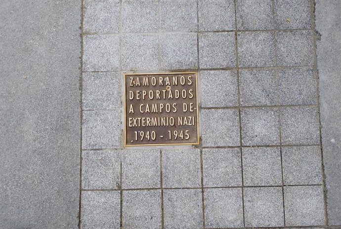 Zamora inaugura un memorial para recordar a las víctimas de la provincia en campos de concentración nazis