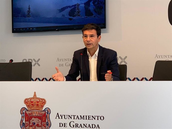 El portavoz del Grupo del PSOE en el Ayuntamiento de Granada, Francisco Cuenca