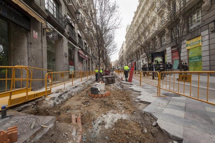 Obras en la céntrica calle Montera de la capital.
