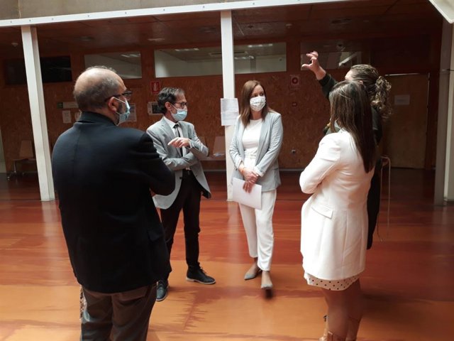 Adán (c), en los juzgados de Úbeda.