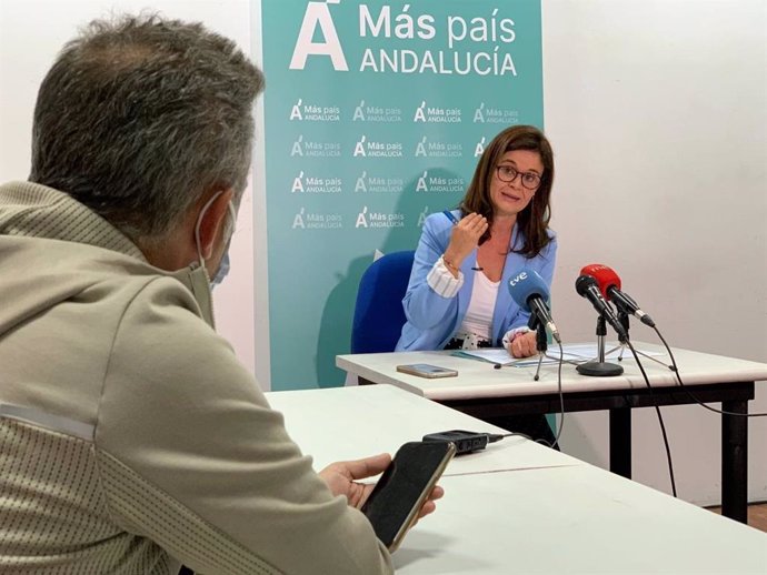 La coordinadora general de Más País Andalucía, Esperanza Gómez, en rueda de prensa este miércoles.