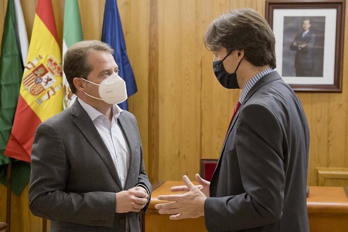 Conde y Oliva abordan el I Plan Integral de Juventud para Mairena del Aljarafe