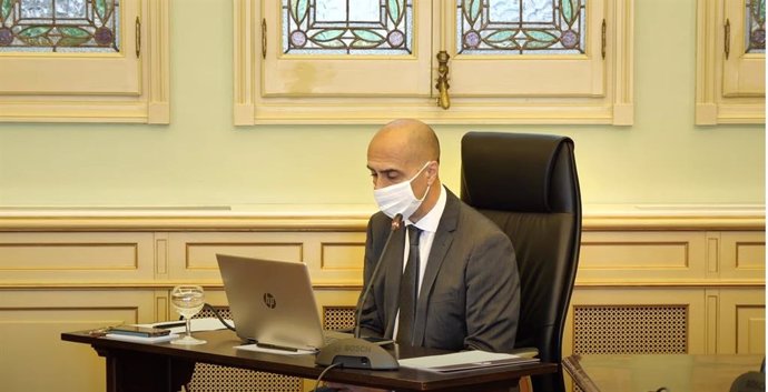 El director de la Oficina de Prevención y Lucha contra la Corrupción de Baleares, Jaume Far, durante una comparencencia en el Parlament.