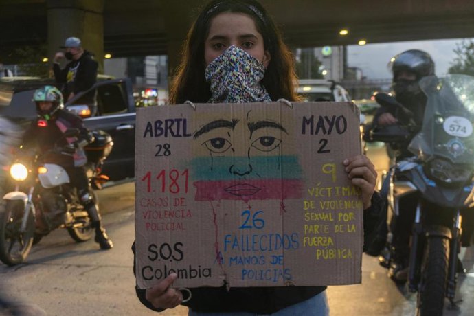 Una manifestante durante las últimas marchas y movilizaciones en Colombia.